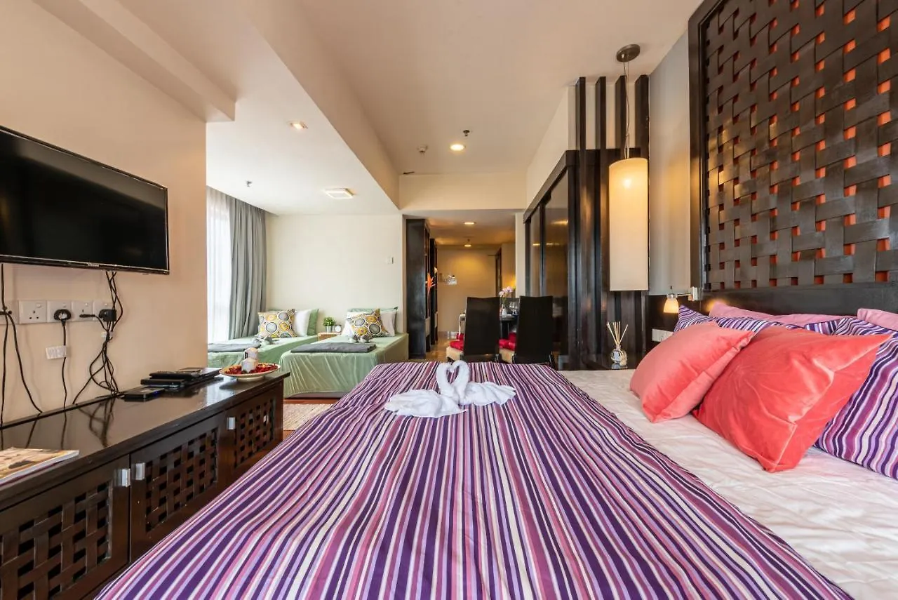 Homestay Resort 7Pax 1Min To Sunway Lagoon&Pyramid contacts